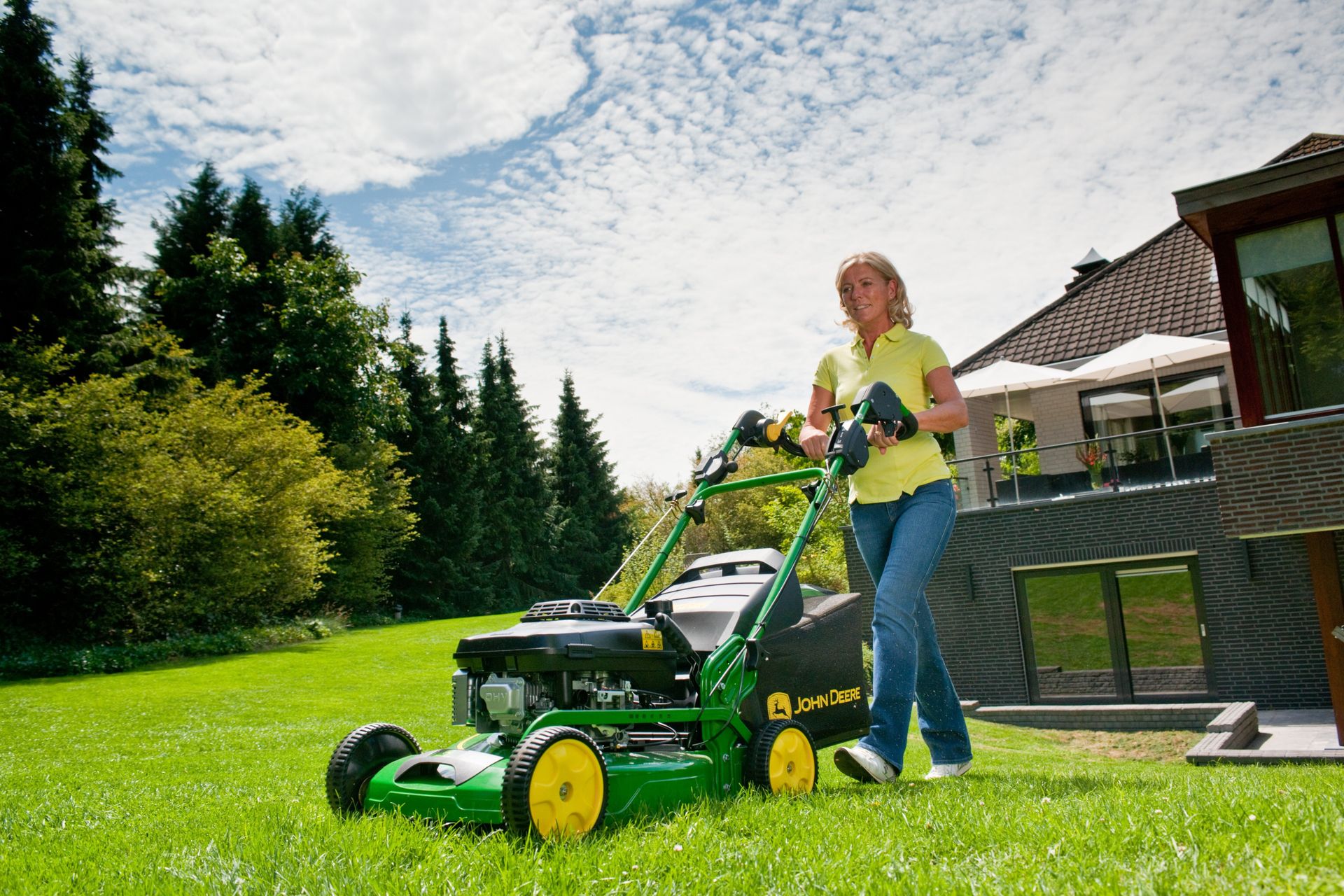 Garden machinery for sale in and around Hermitage region